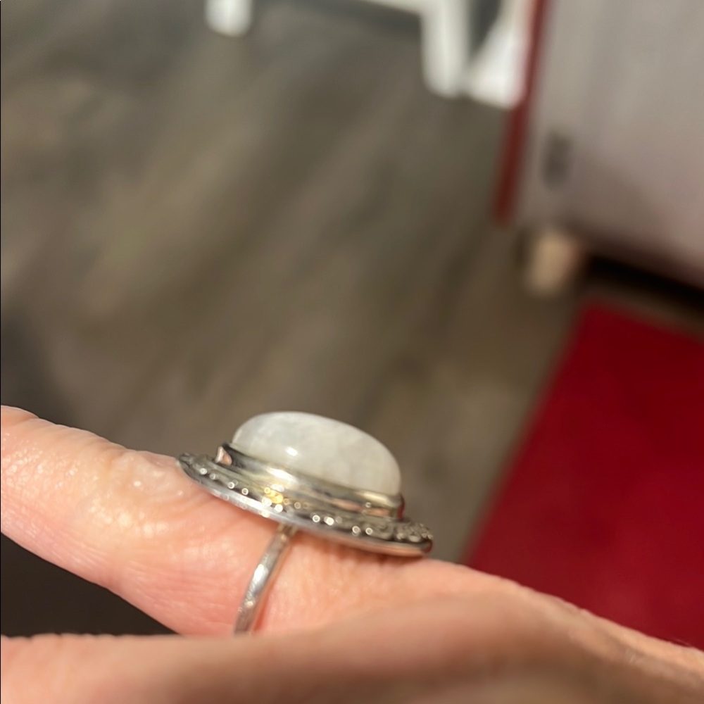 Cabochan rainbow moonstone Ring size 6 - Picture 8 of 8